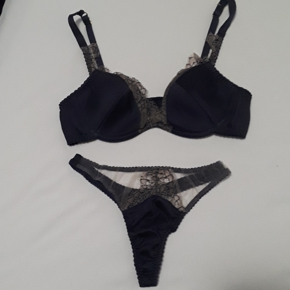 Padded bra with underwires & thong panty